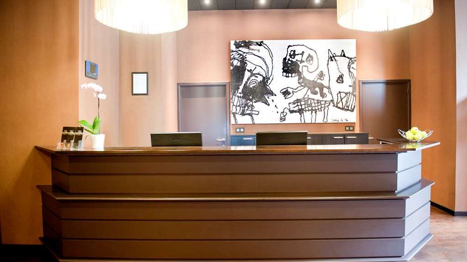 New Hotel Charlemagne Lobby