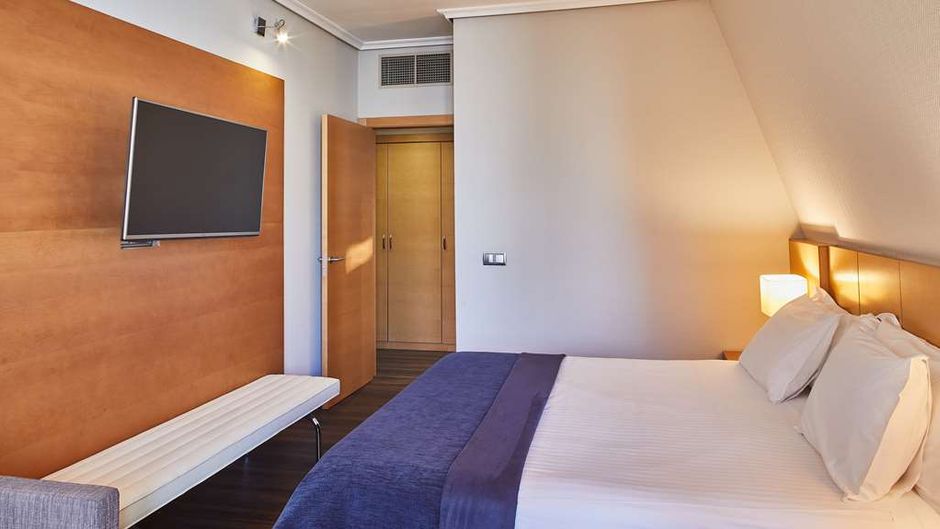 Silken Ciudad de Vitoria Hotel Room