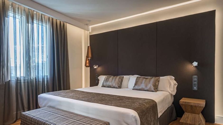 Catalonia Gran Via Room