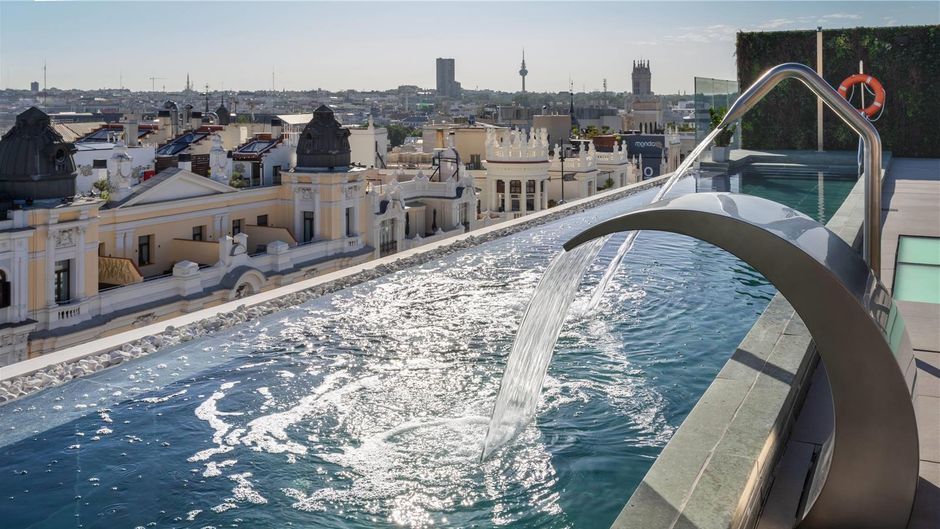 Catalonia Gran Via Pool