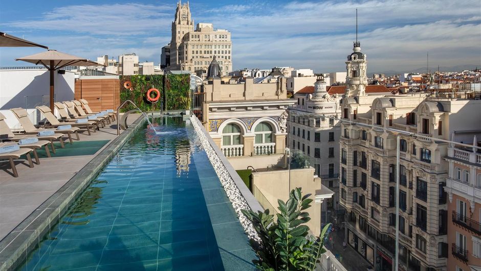 Catalonia Gran Via Pool