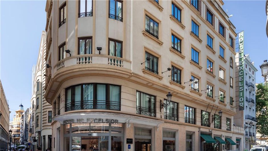 Catalonia Excelsior Exterior