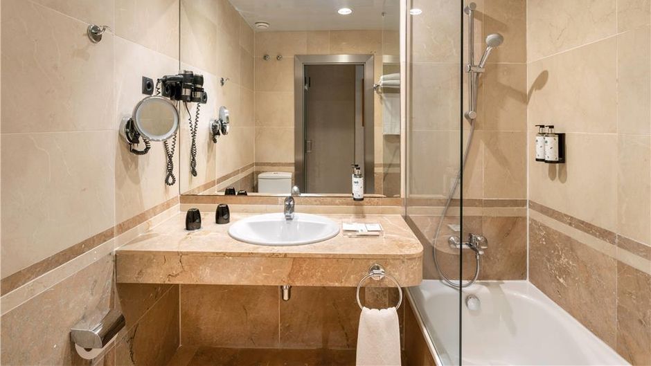 Catalonia Excelsior Room
