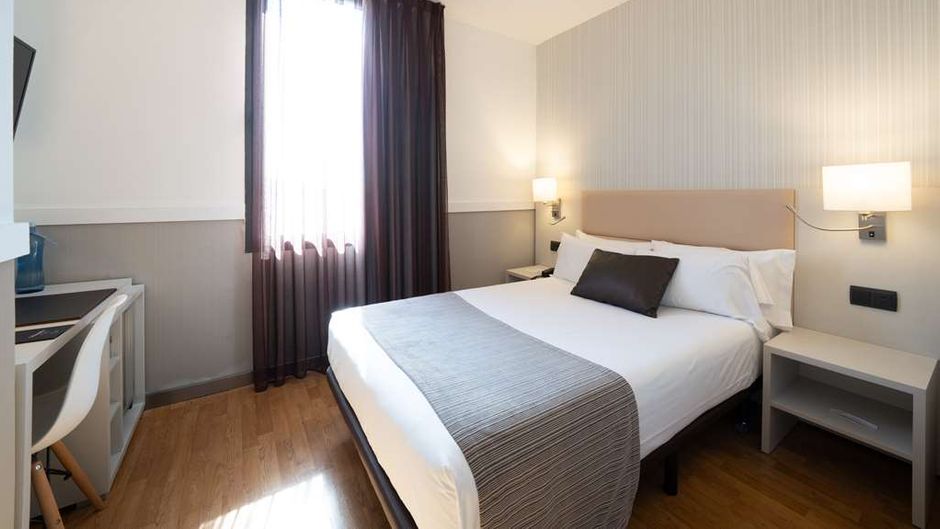 Catalonia Gran Hotel Verdi Room