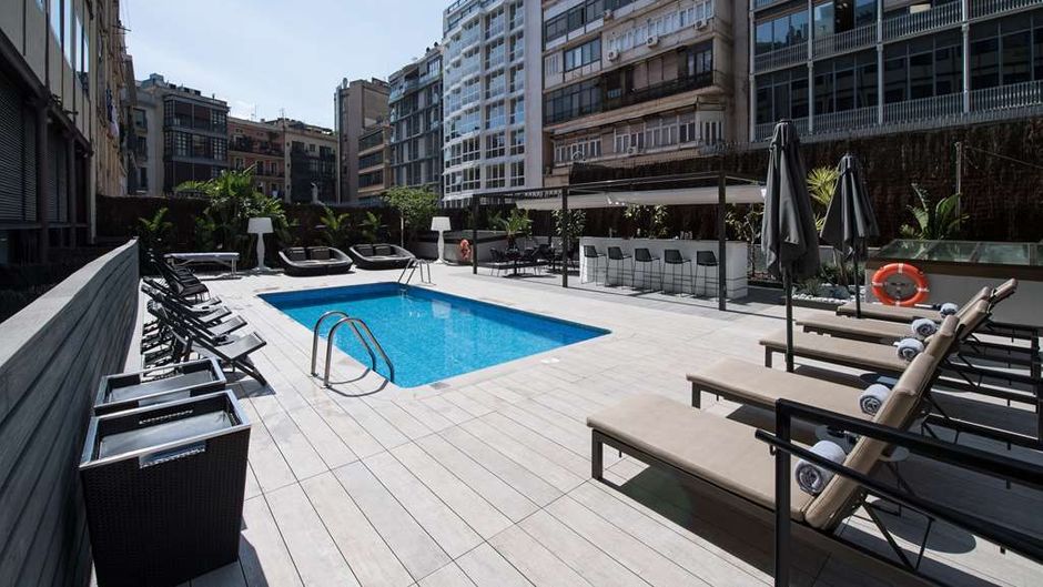 Catalonia Plaza Cataluna Pool