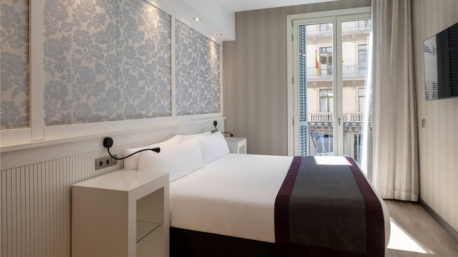 Catalonia Plaza Cataluna Room