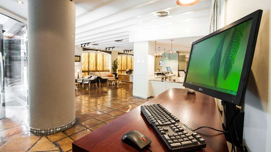 Catalonia Conde de Floridablanca Lobby