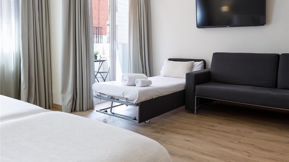 Aparthotel Mariano Cubi Room