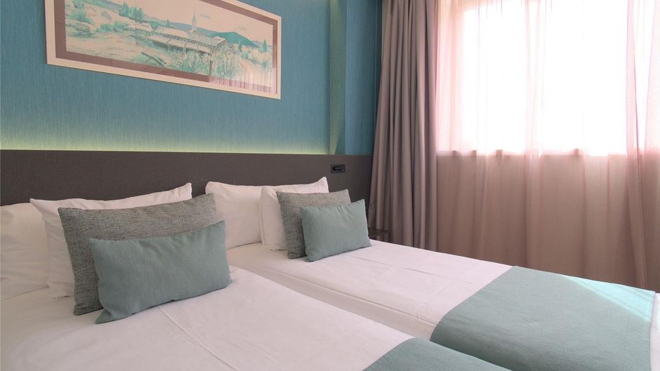 Aparthotel Atenea Room