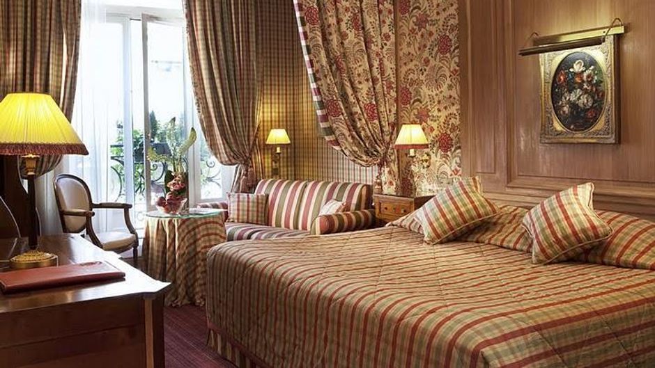 Hotel Chambiges Elysees Room