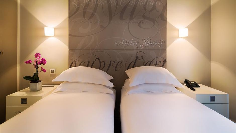 Hotel Chambellan Morgane Room