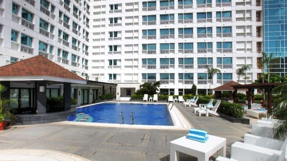 Quest Hotel & Conference Center - Cebu Pool