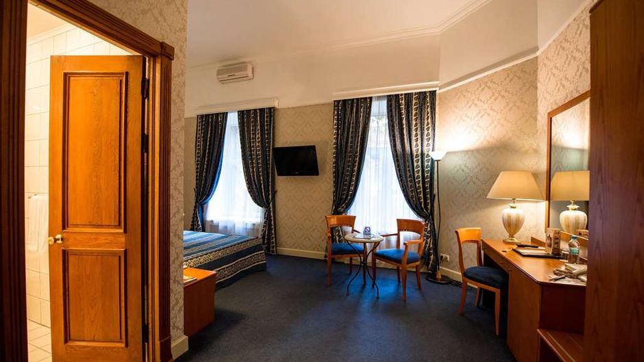 Grand Hotel Ukraine Room