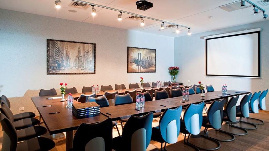 Continental Business Hotel Meeting
