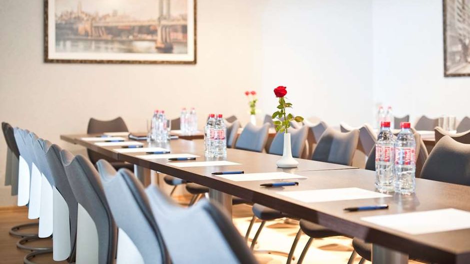 Continental Business Hotel Meeting