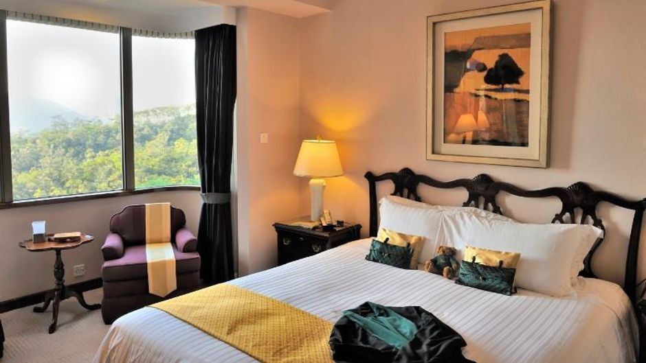 Hong Kong Parkview Suites Room