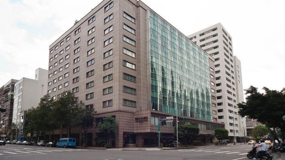 Gloria Prince Hotel Exterior