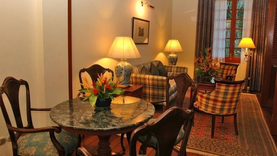 Settha Palace Hotel Room