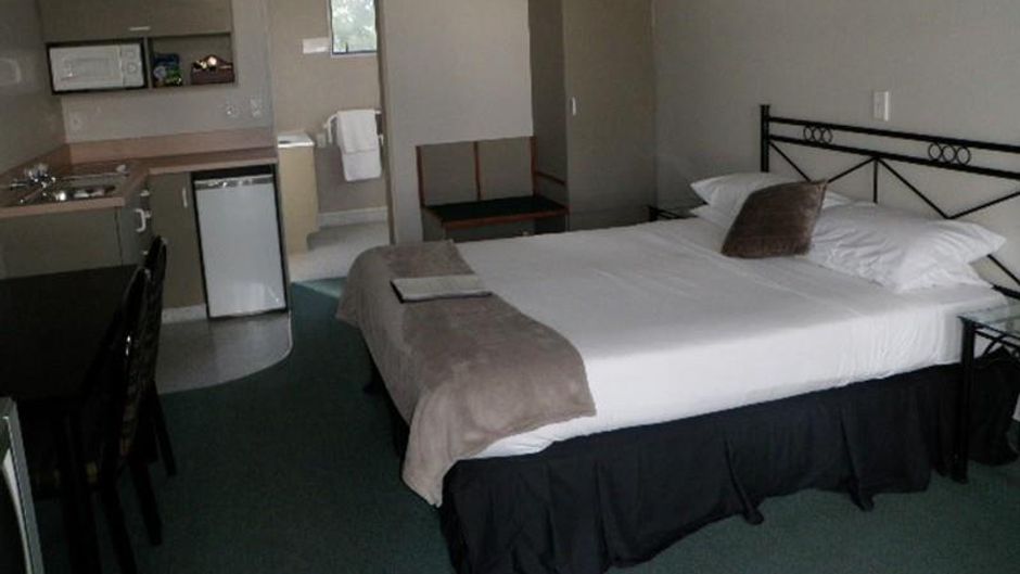 Durham Motor Inn Room