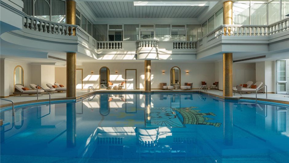 Waldorf Versailles - Trianon Palace Pool
