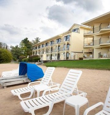 Pointes North Beachfront Hotel