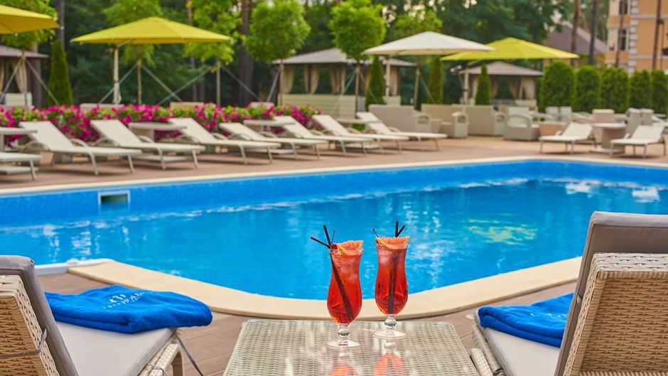 City Holiday Resort & Spa Pool