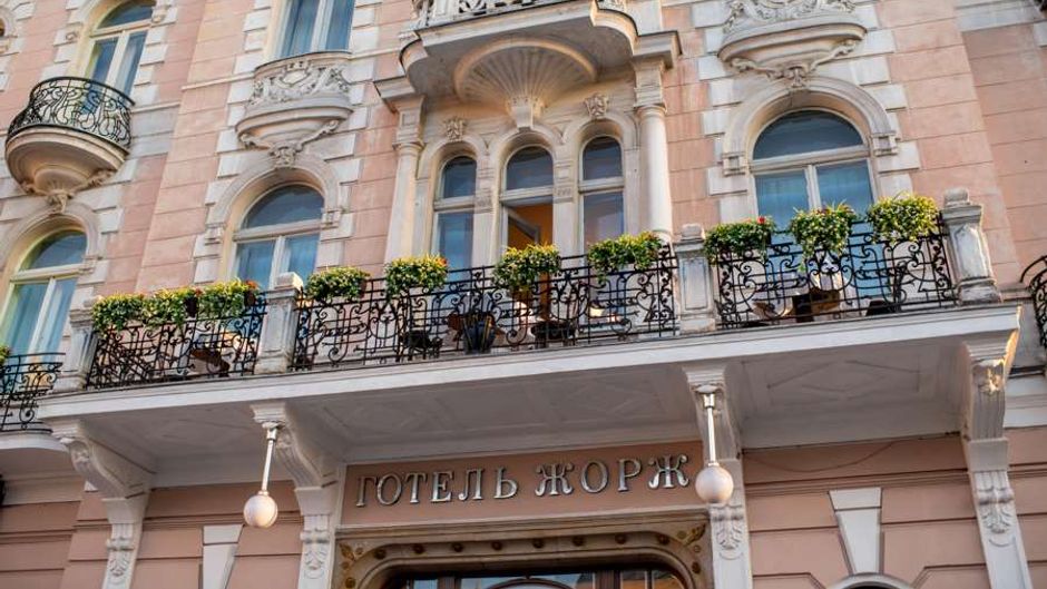 George Hotel Exterior