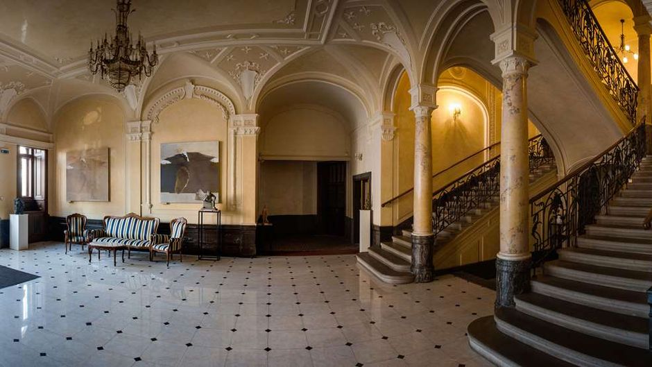 George Hotel Lobby