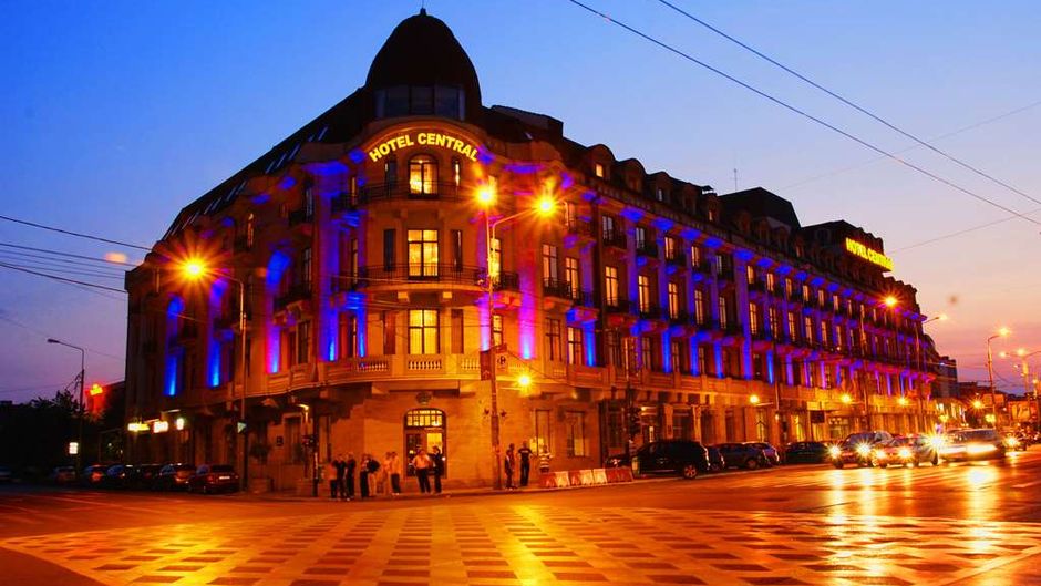 Central Hotel Exterior