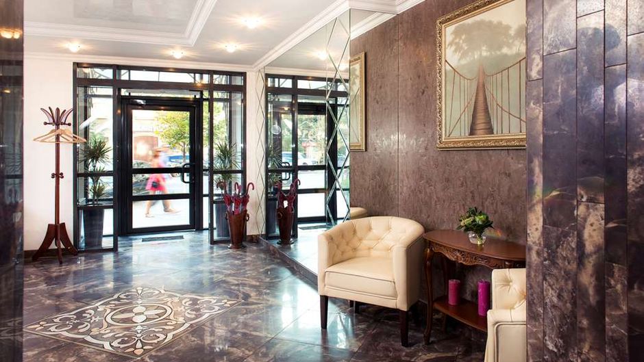 Greguar Aparthotel Lobby