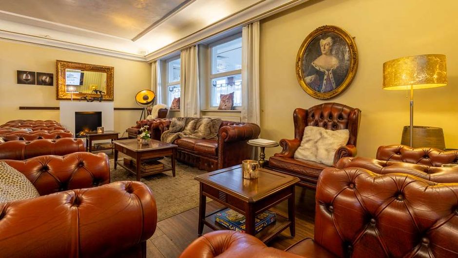 TOP Jagdschloss Niederwald Lobby