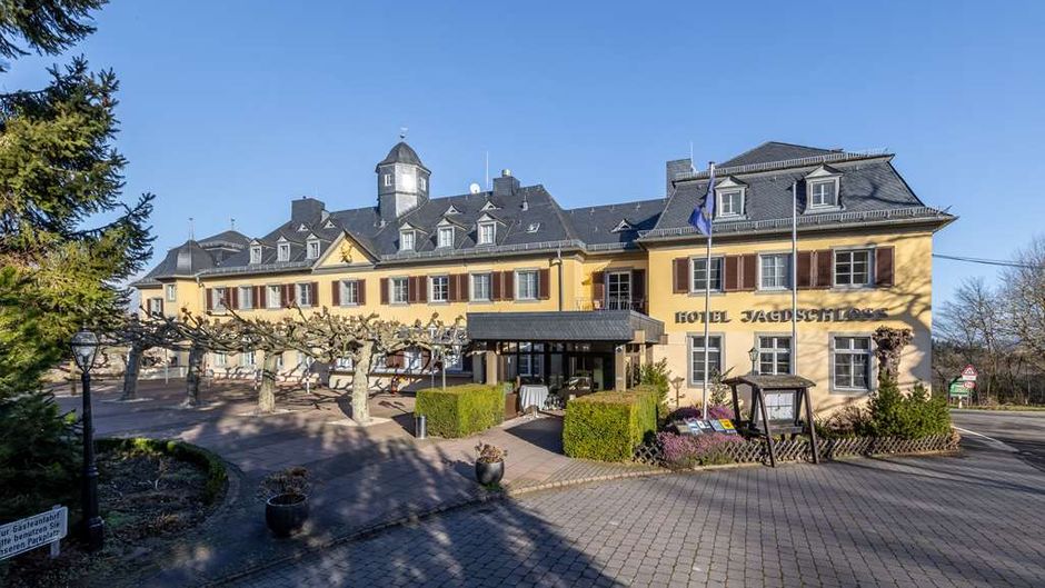 TOP Jagdschloss Niederwald Exterior