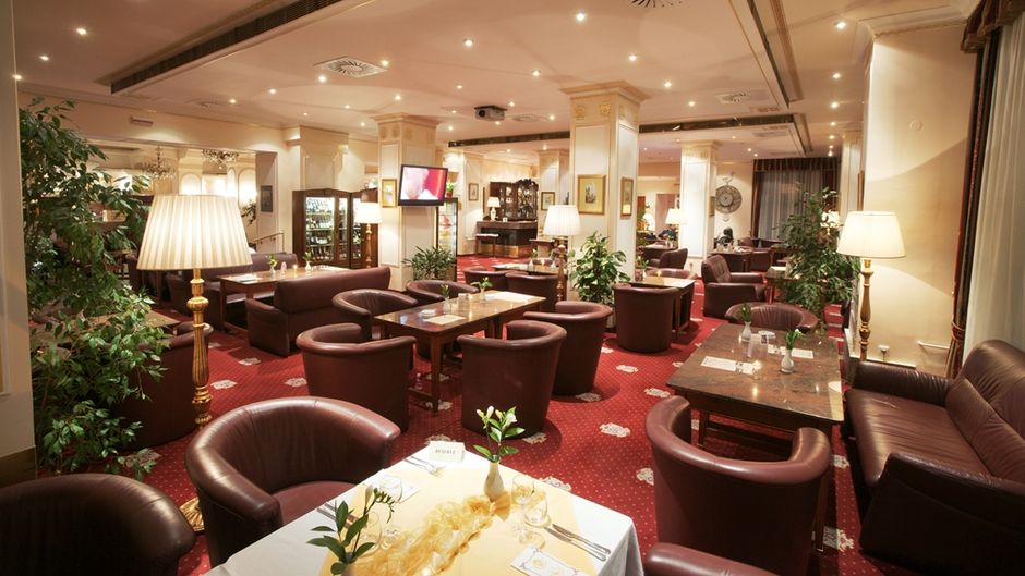 TOP Hotel Ambassador Zlata Husa Restaurant