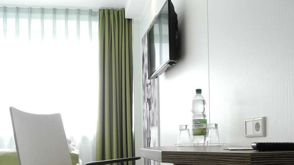 TOP EMBRACE HotelSportforum Room