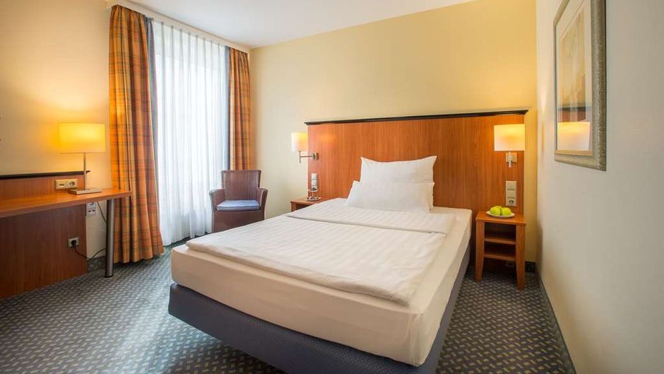 TOP Das Carls Hotel Duesseldorf Room