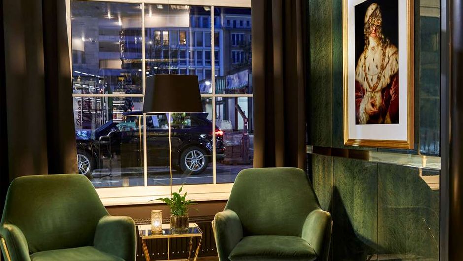 TOP Das Carls Hotel Duesseldorf Lobby