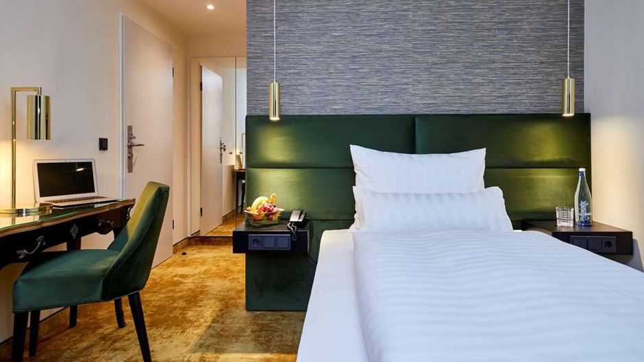 TOP Das Carls Hotel Duesseldorf Room
