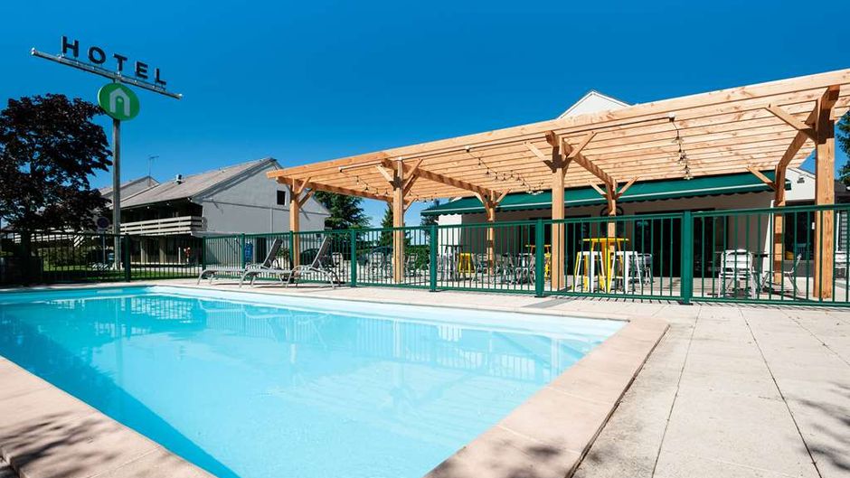 Campanile Beaune Pool