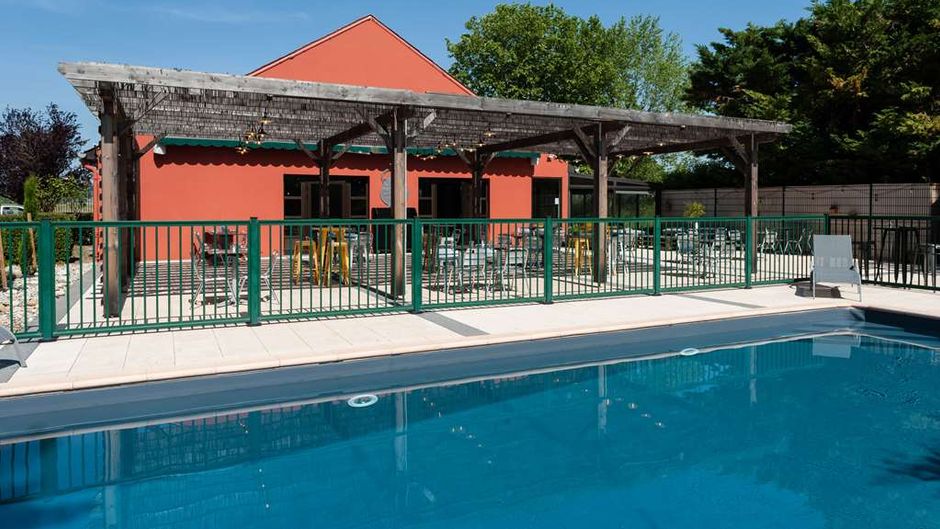 Campanile Beaune Pool