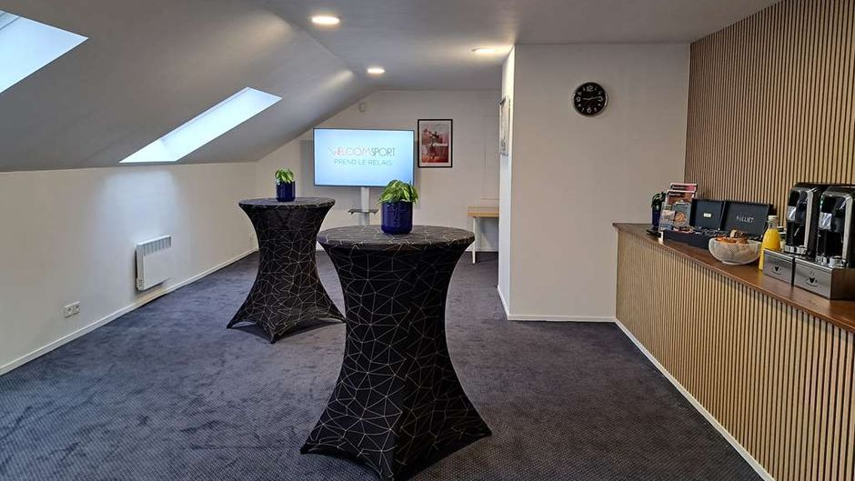 Campanile Beauvais Meeting