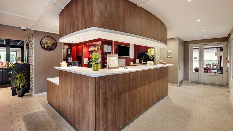 Campanile Bethune Lobby