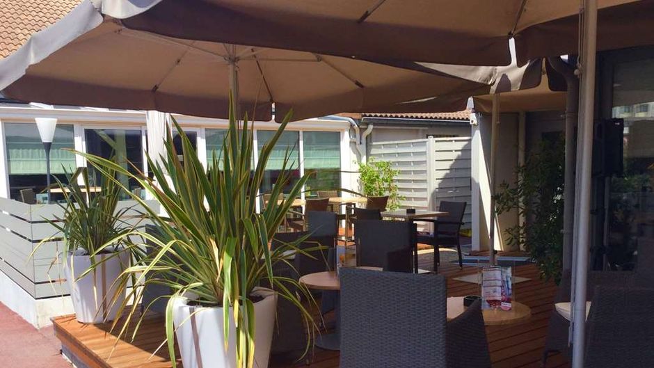 Hotel Campanile Bordeaux Nord - Le Lac Exterior