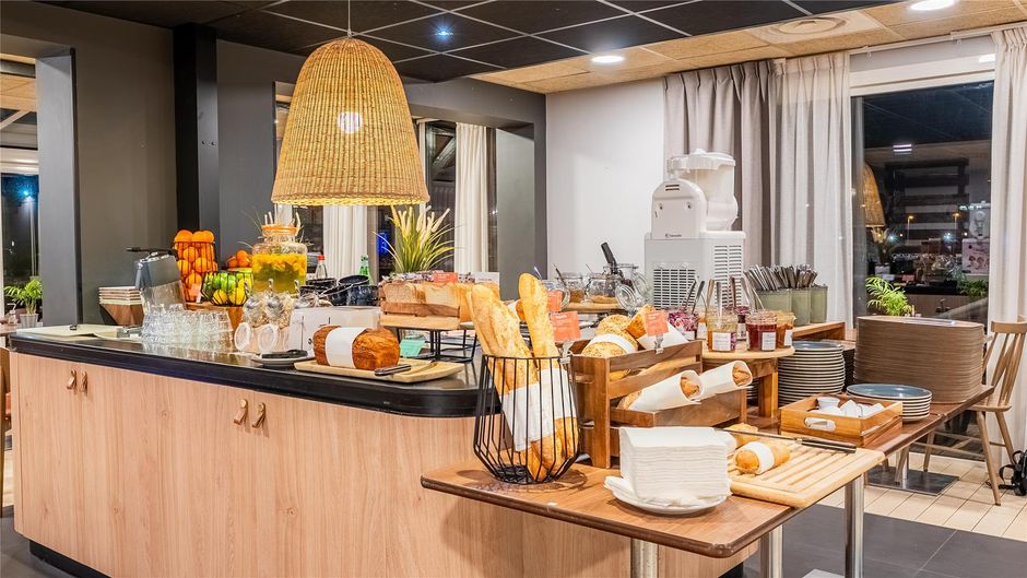 Hotel Campanile Bordeaux Nord - Le Lac Restaurant