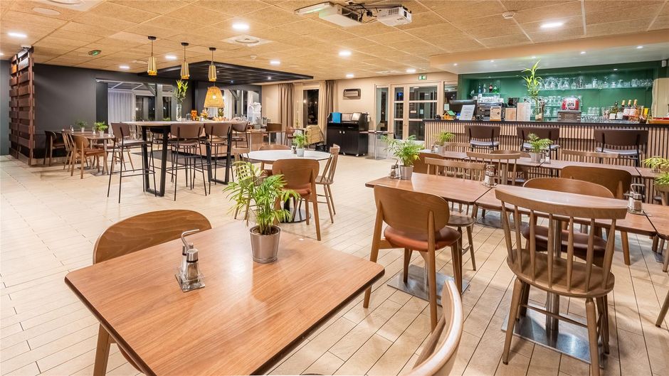Hotel Campanile Bordeaux Nord - Le Lac Restaurant