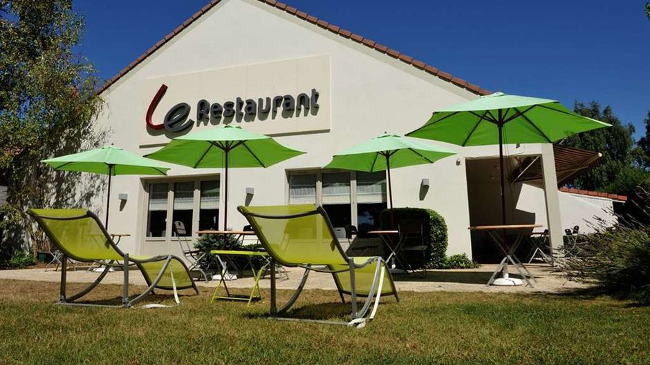 Campanile Hotel Exterior