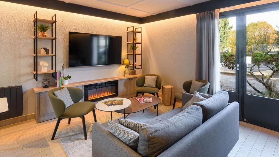 Campanile Brive Lobby