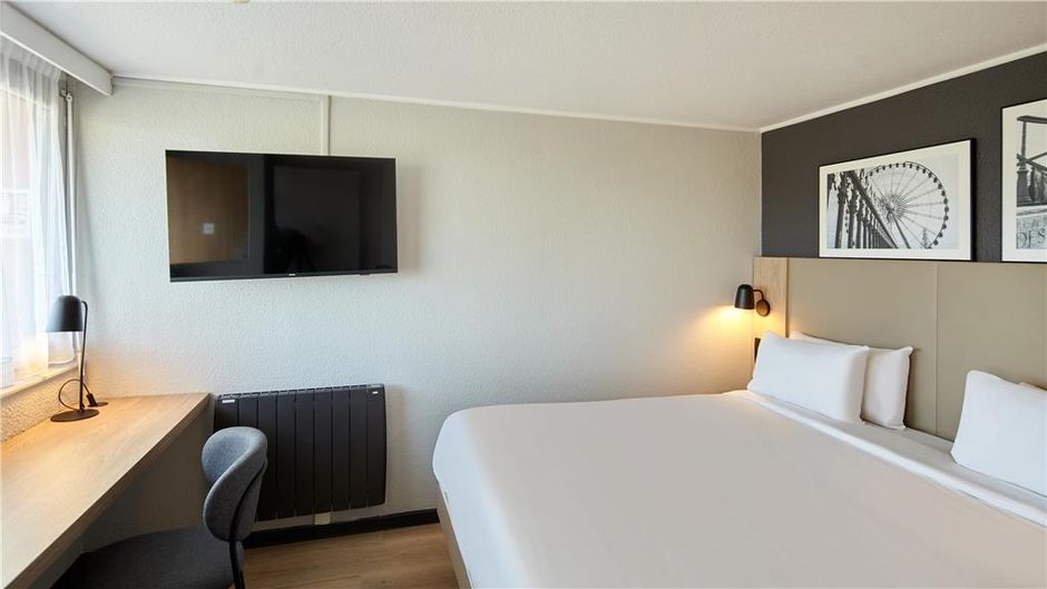 Campanile Cergy Pontoise Room