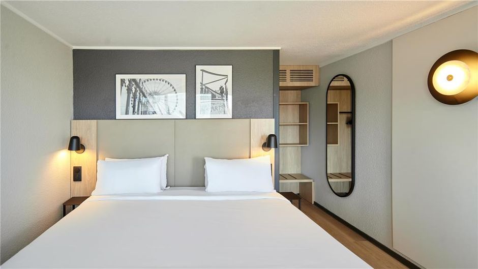 Campanile Cergy Pontoise Room