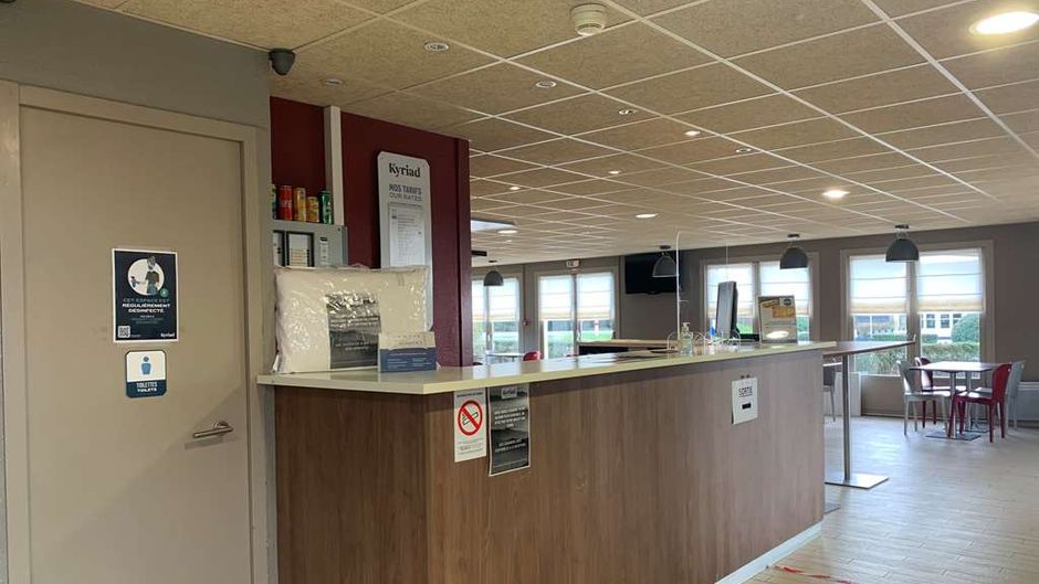 Kyriad Chateauroux Lobby
