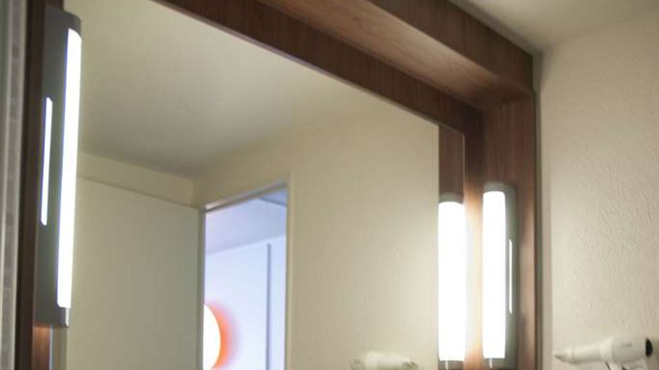 Hotel Campanile Creil Room